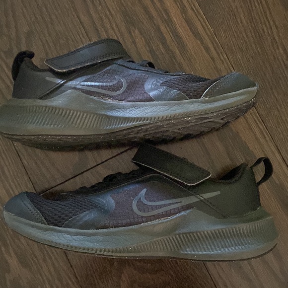 Nike Downshifter 11 Velcro Running Shoes - Picture 3 of 6